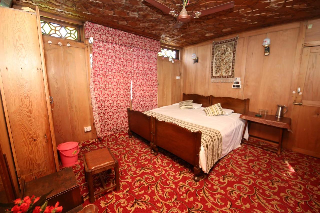 The Shelter Group Of Houseboats & Tour Organiser Σριναγκάρ Εξωτερικό φωτογραφία
